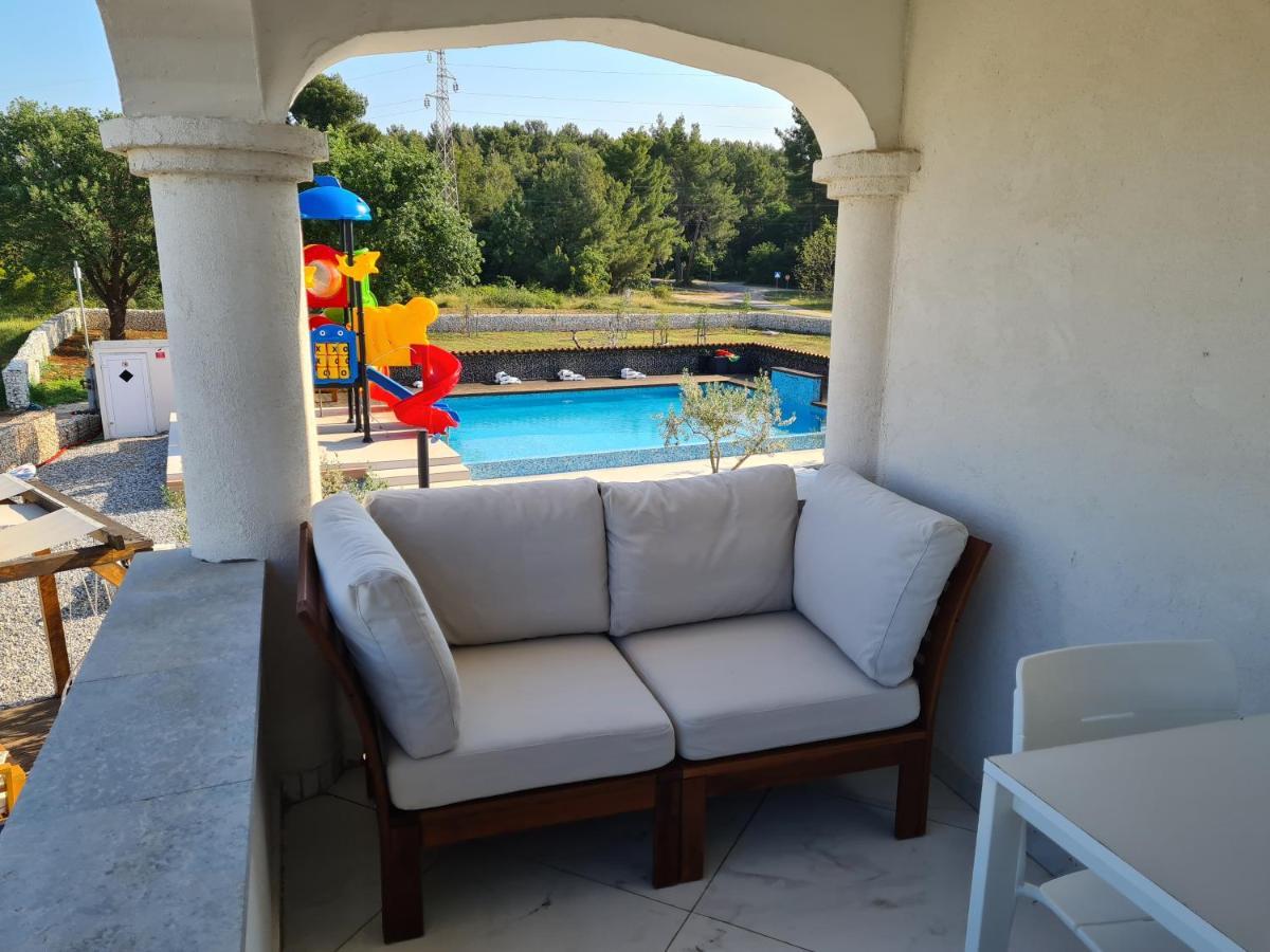 Volmefamily Apartment Pula Luaran gambar